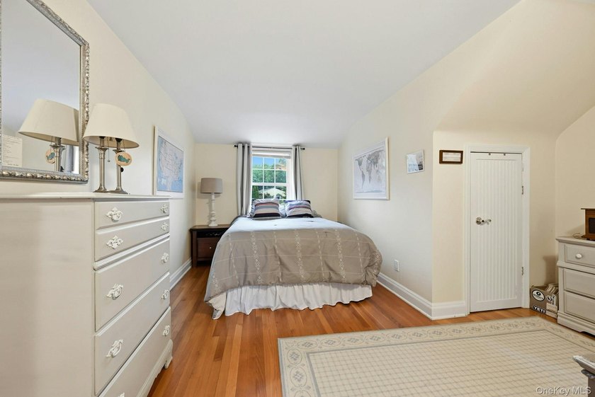 Welcome to 11 Cliftwood Drive, located in one of Huntington's - photo 18