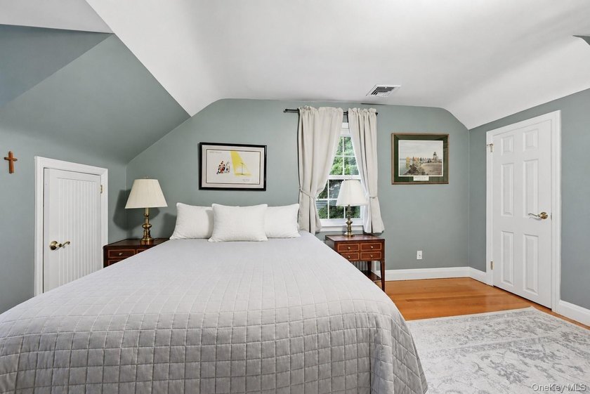 Welcome to 11 Cliftwood Drive, located in one of Huntington's - photo 21