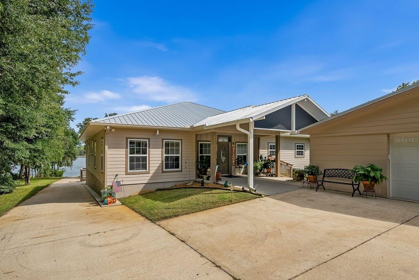 Come home to Florida lakefront living at its best! Welcome to - photo 35