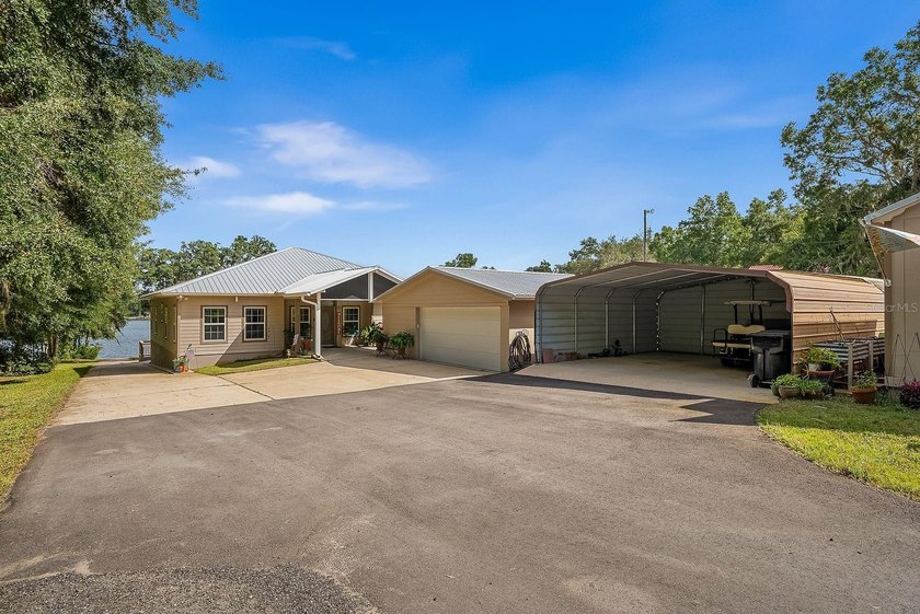 Come home to Florida lakefront living at its best! Welcome to - photo 37