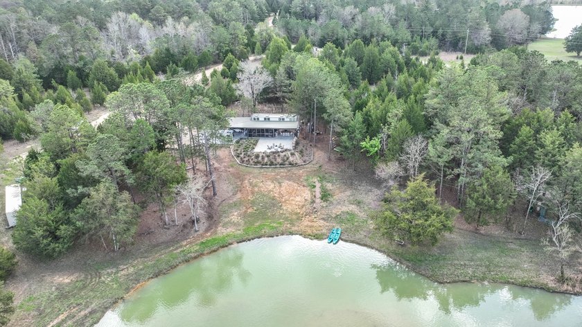 Cedar Pines Retreat offers a balance of convenience and privacy - photo 2