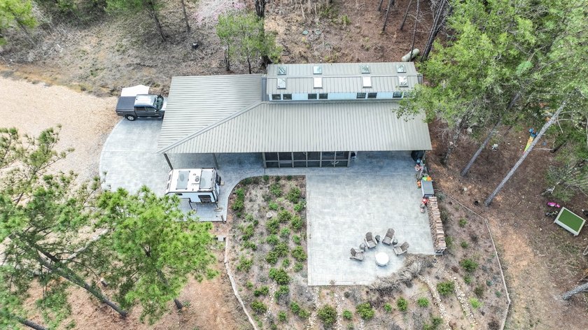 Cedar Pines Retreat offers a balance of convenience and privacy - photo 3