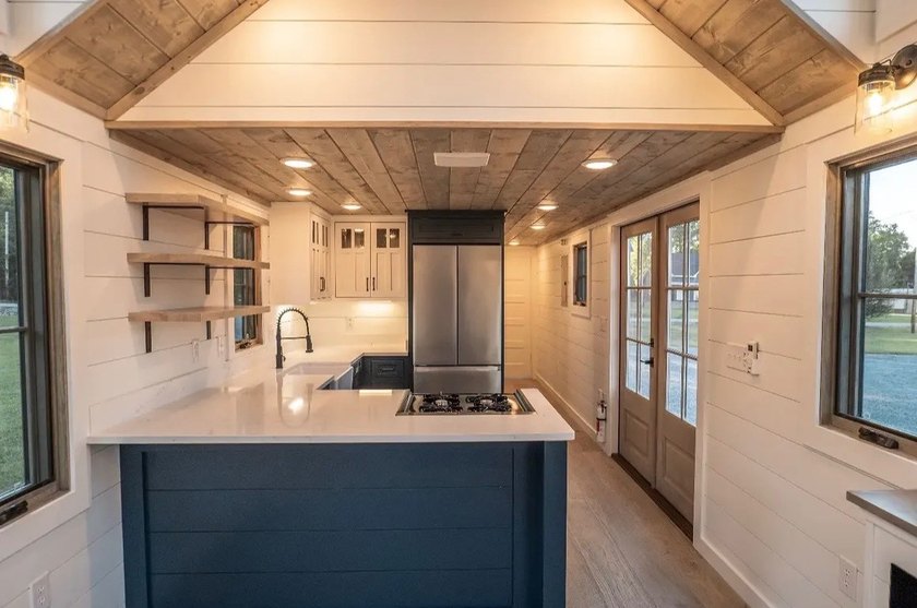 Cedar Pines Retreat offers a balance of convenience and privacy - photo 5