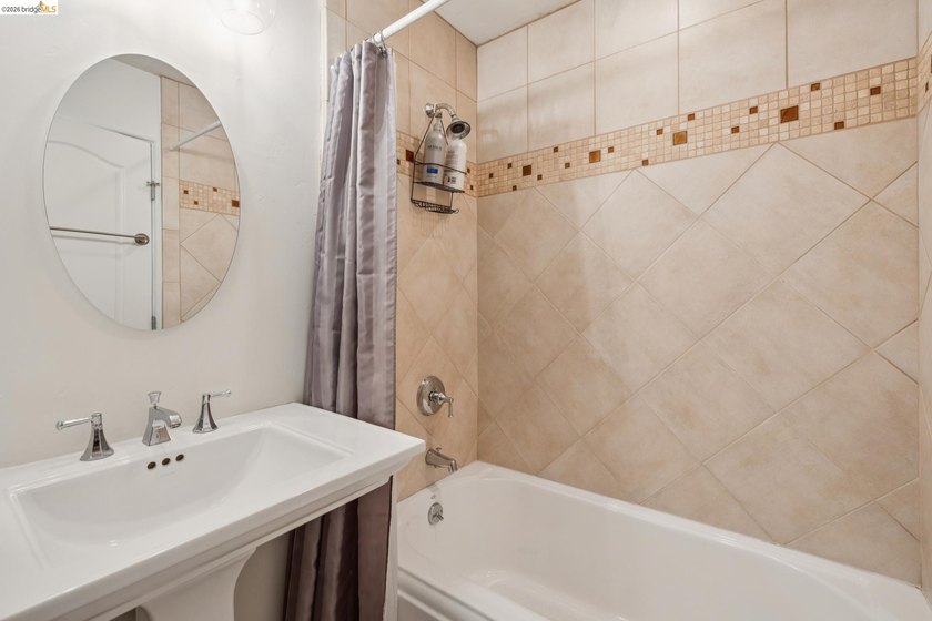TRANSPARENT PRICING! Built in 2001 and thoughtfully designed to - photo 33