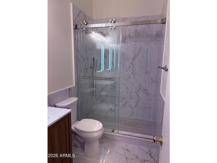Stunning, completely remodeled in July 2026 Condo 2 Beds, 1.5 - photo 14