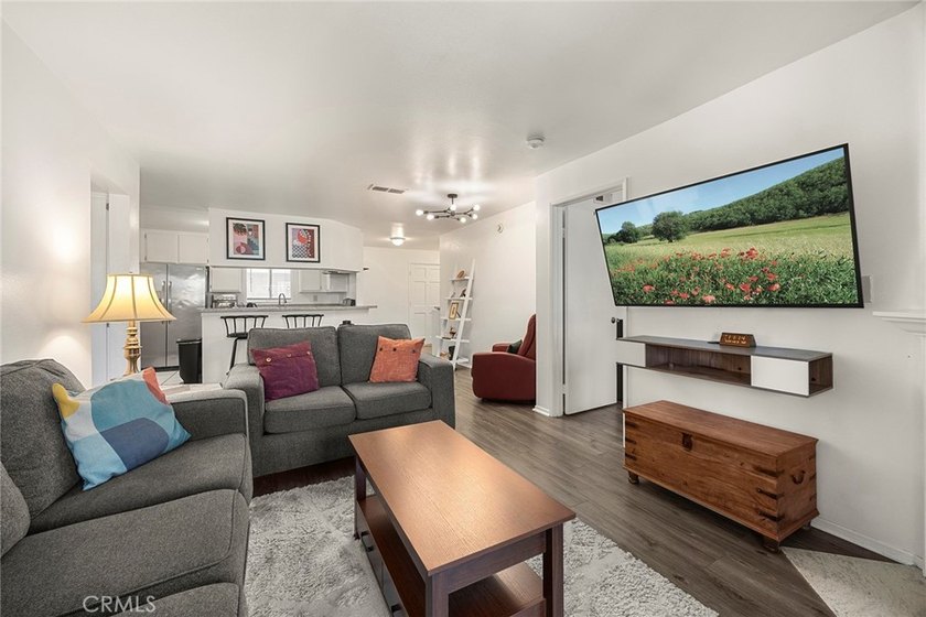 Location, location, location! Ideally situated near Rose Park - photo 2