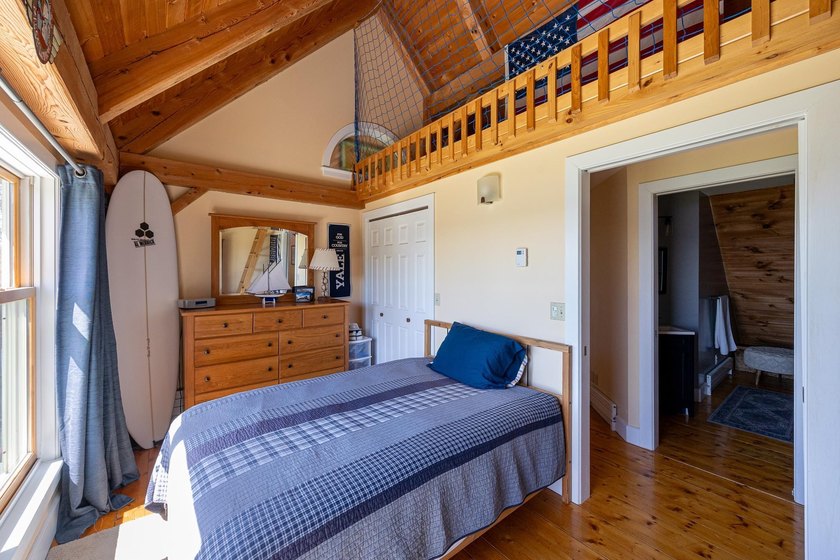 A private Vermont lakefront retreat without sacrificing access - photo 42
