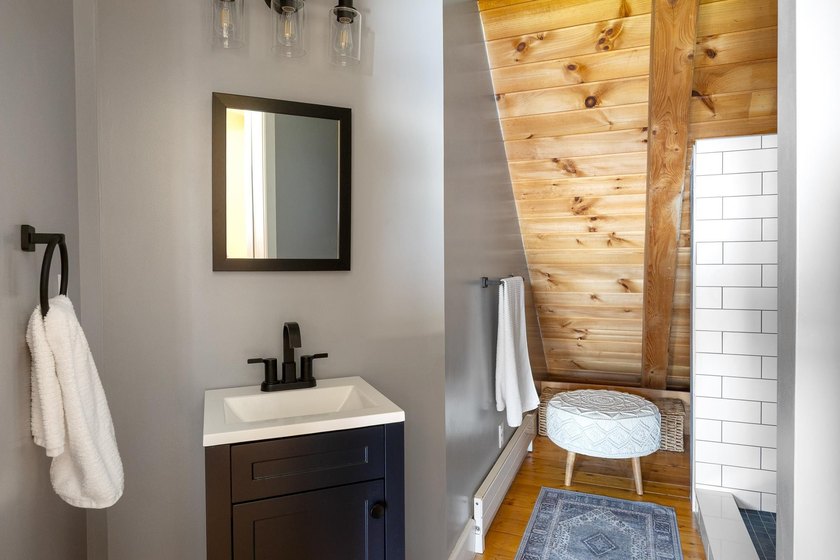 A private Vermont lakefront retreat without sacrificing access - photo 44