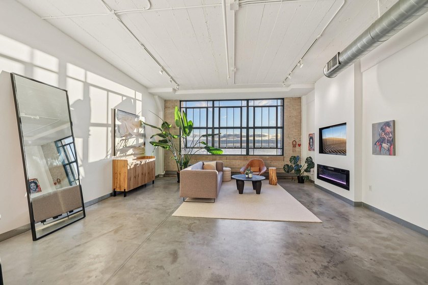 Amazing historic loft featuring soaring ceilings, oversized - photo 6