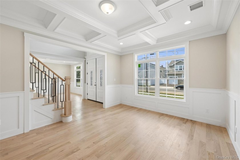 Brand-New Custom Colonial in the Heart of Merrick - Move-In - photo 13
