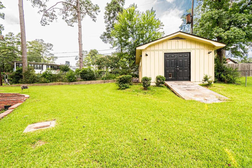 Completely renovated and move-in ready! This beautifully updated - photo 21