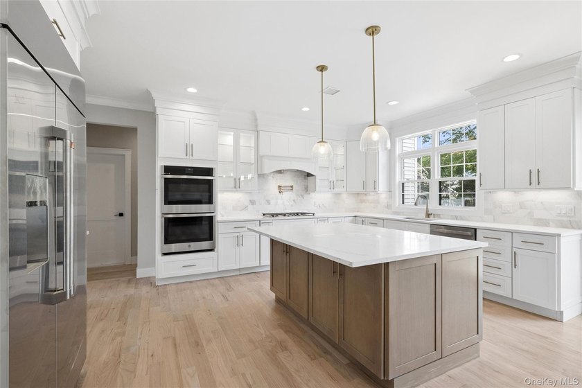 Brand-New Custom Colonial in the Heart of Merrick - Move-In - photo 21