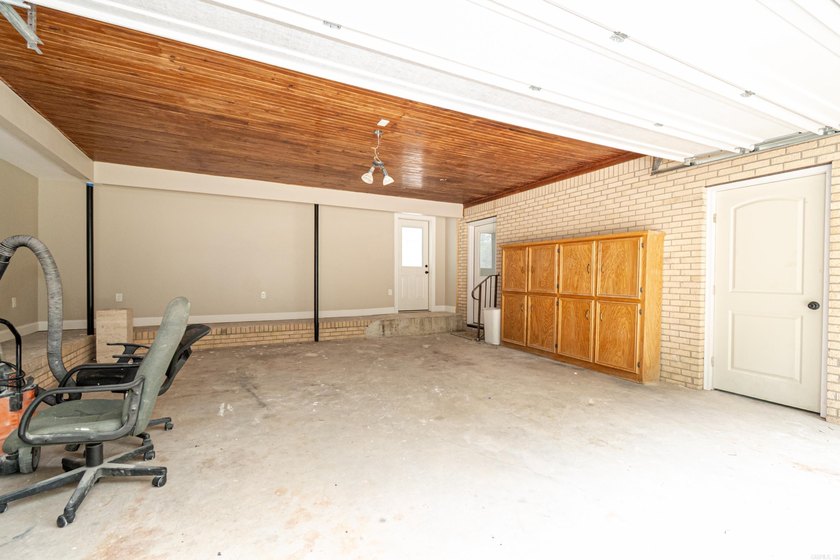 Completely renovated and move-in ready! This beautifully updated - photo 25