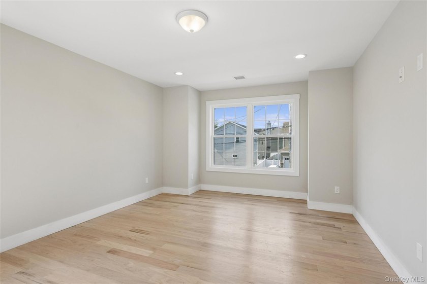 Brand-New Custom Colonial in the Heart of Merrick - Move-In - photo 39