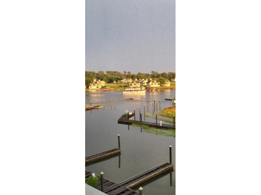 Turn-key 2BR/2BA end unit condo with stunning Intracoastal - photo 42