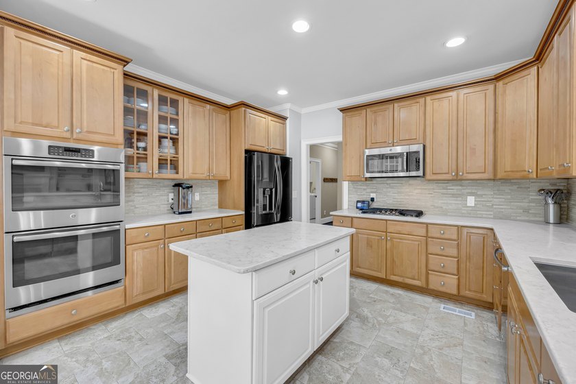 Welcome home to 1190 Lamont Circle. Nestled on a beautifully - photo 15
