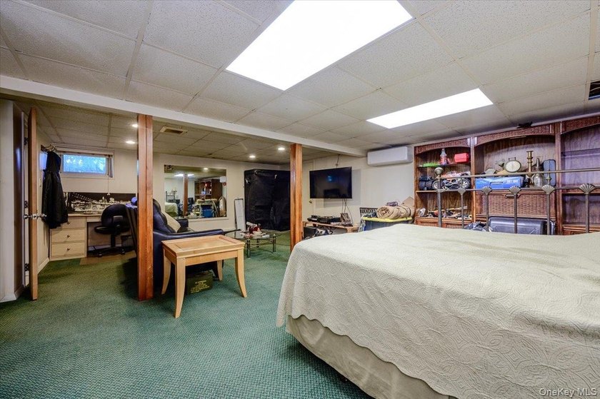 Classic Cape Cod charm meets exceptional versatility in this - photo 17