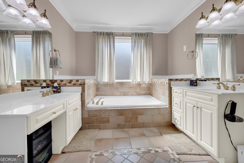 Welcome home to 1190 Lamont Circle. Nestled on a beautifully - photo 19