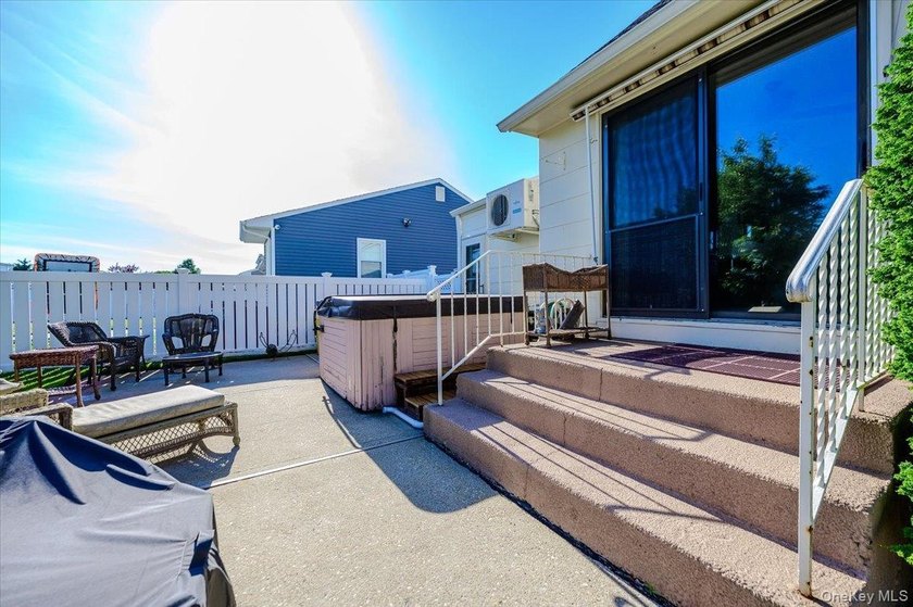 Classic Cape Cod charm meets exceptional versatility in this - photo 22