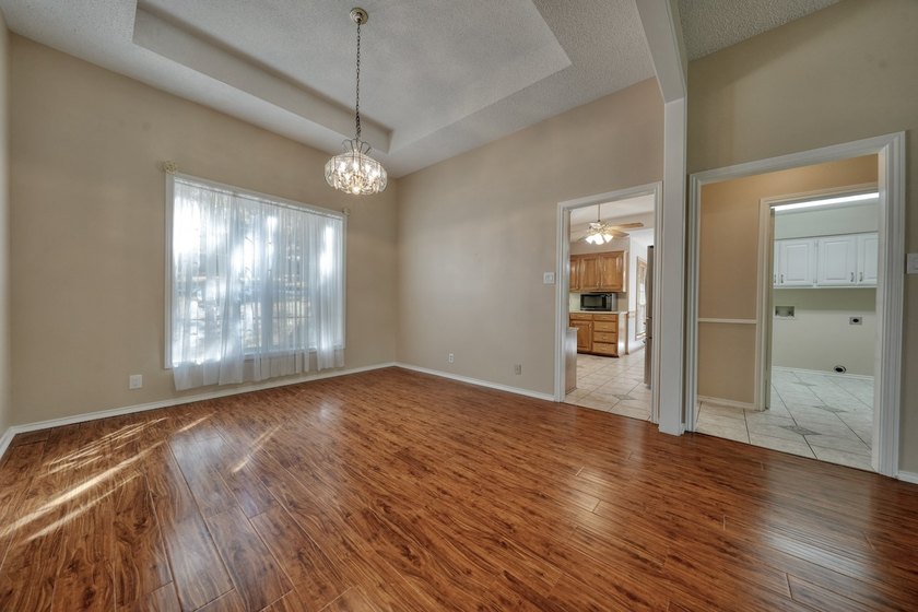 Welcome home to this beautiful 3-bedroom, 2-bathroom retreat - photo 8