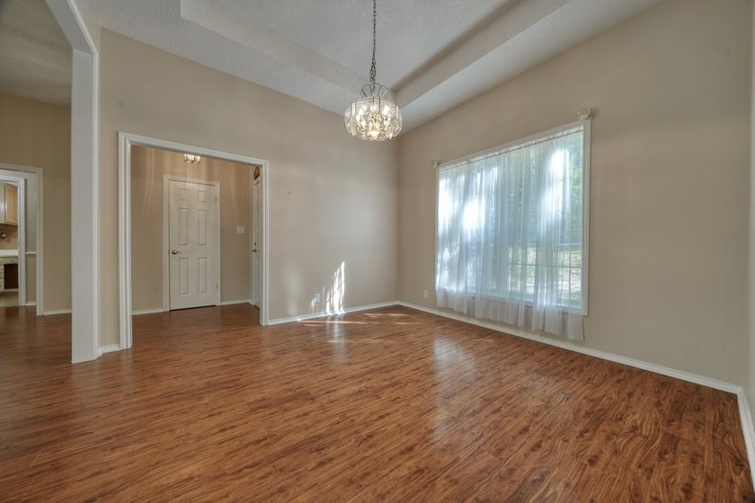 Welcome home to this beautiful 3-bedroom, 2-bathroom retreat - photo 10