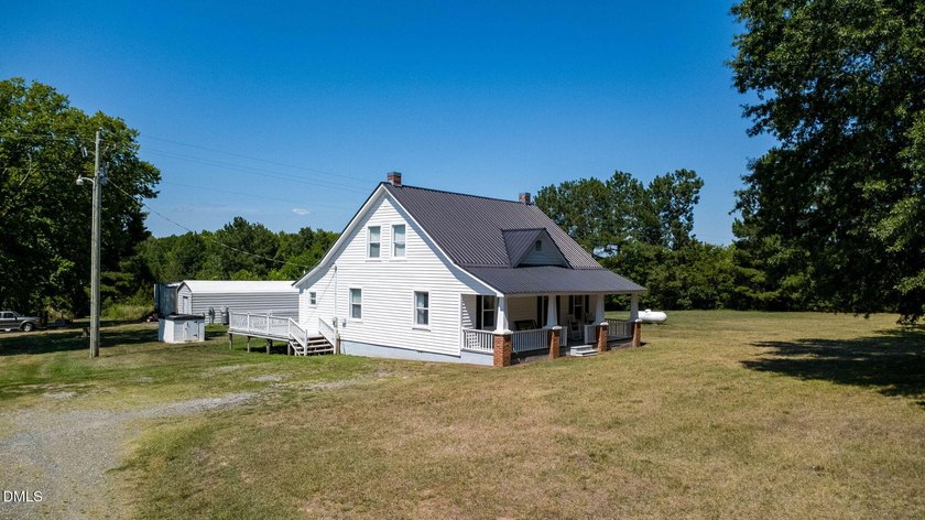 Well-maintained home on 1.8 acres in desirable Oxford area with - photo 2