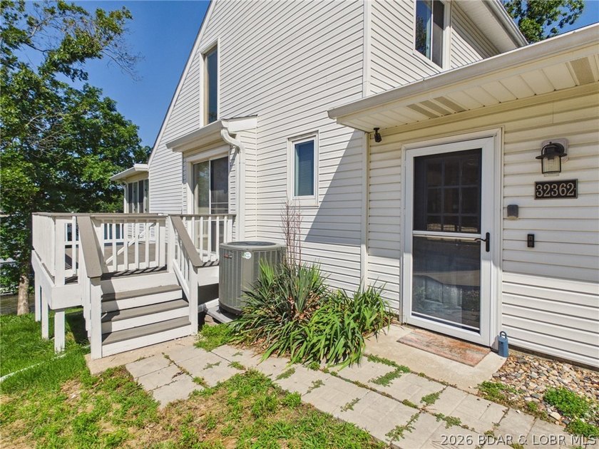 ***MOTIVATED SELLERS*** Lake living is easy in this beautiful - photo 17