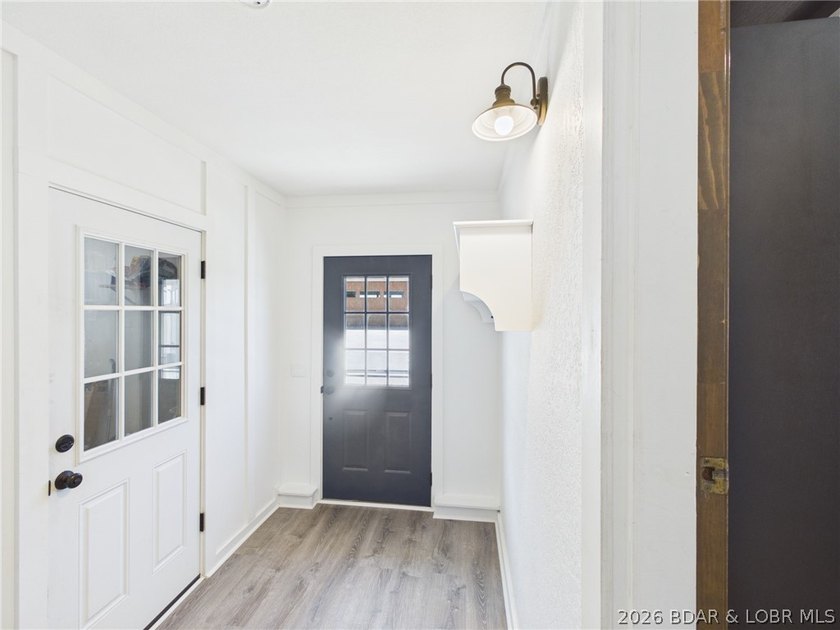 ***MOTIVATED SELLERS*** Lake living is easy in this beautiful - photo 19