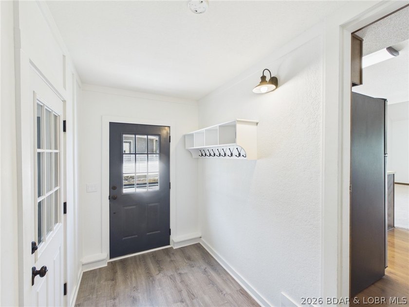 ***MOTIVATED SELLERS*** Lake living is easy in this beautiful - photo 20