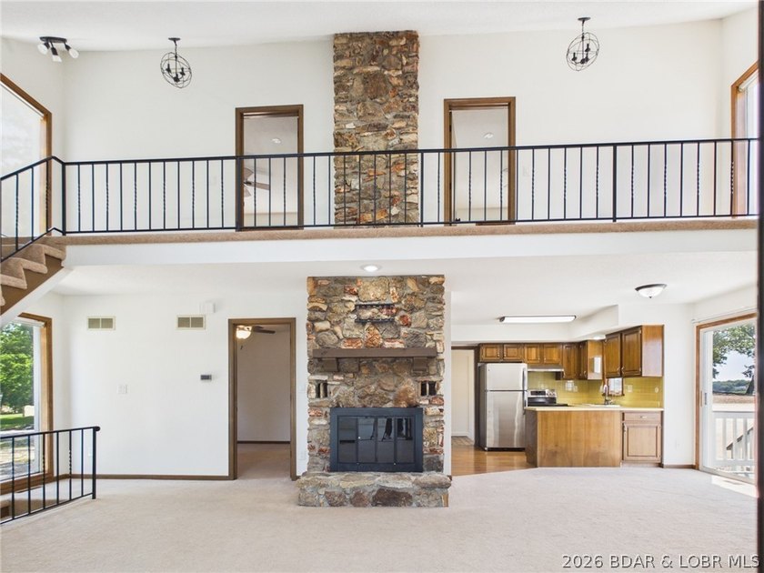 ***MOTIVATED SELLERS*** Lake living is easy in this beautiful - photo 28