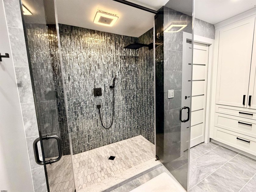 Experience the ultimate island lifestyle in your Contemporary - photo 33