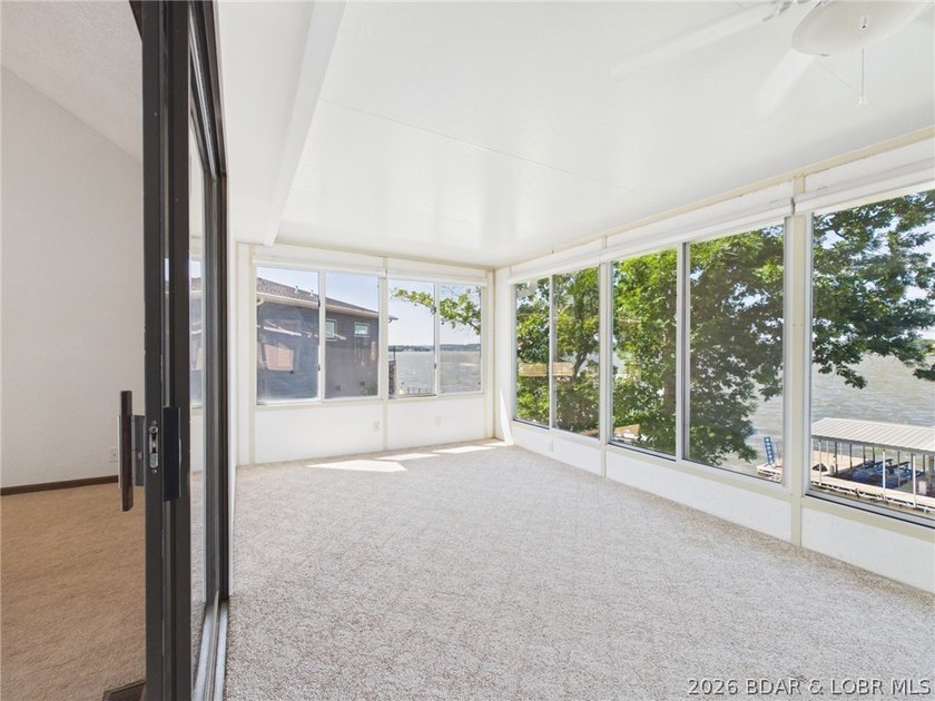 ***MOTIVATED SELLERS*** Lake living is easy in this beautiful - photo 37