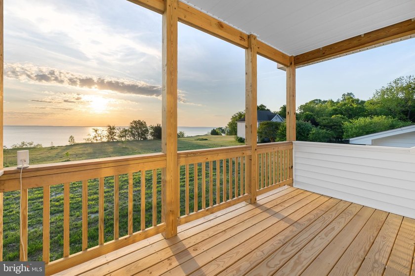Wake up to the sun rising over the Potomac River from your - photo 47