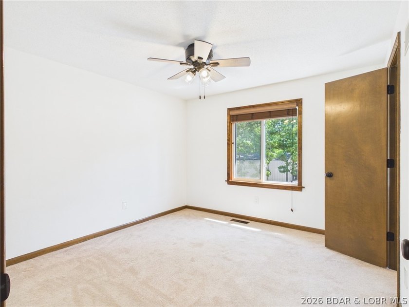 ***MOTIVATED SELLERS*** Lake living is easy in this beautiful - photo 49