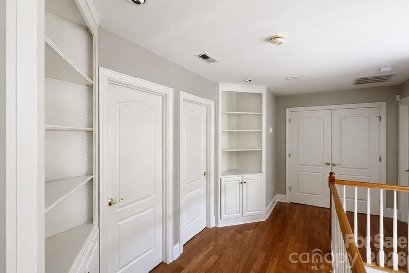 Hard to find and highly sought after - this all-brick, 2-story - photo 23