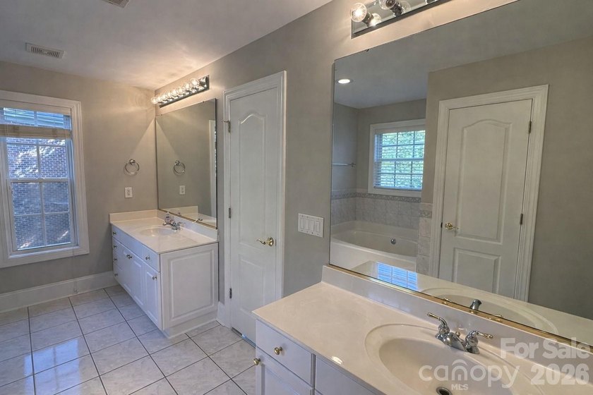 Hard to find and highly sought after - this all-brick, 2-story - photo 27