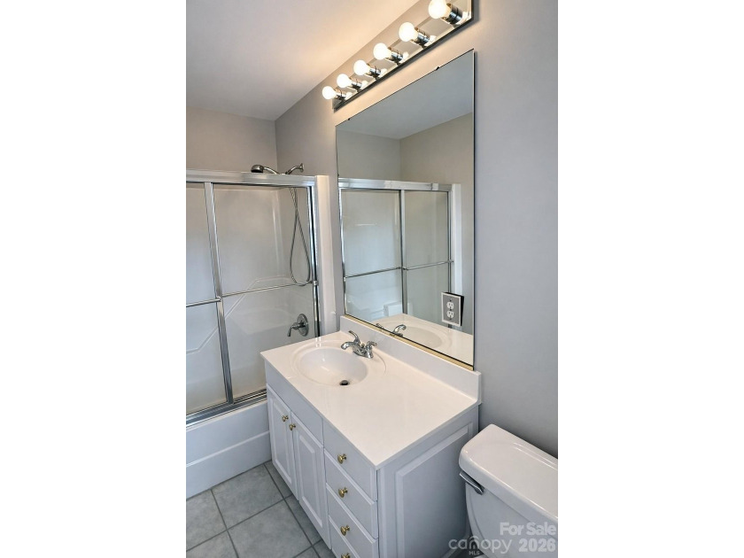 Hard to find and highly sought after - this all-brick, 2-story - photo 28