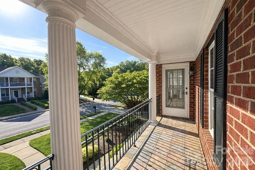 Hard to find and highly sought after - this all-brick, 2-story - photo 31