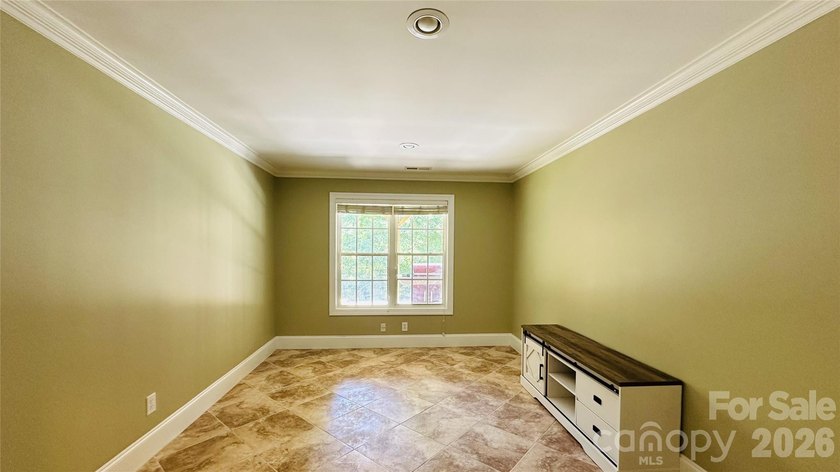 Hard to find and highly sought after - this all-brick, 2-story - photo 35