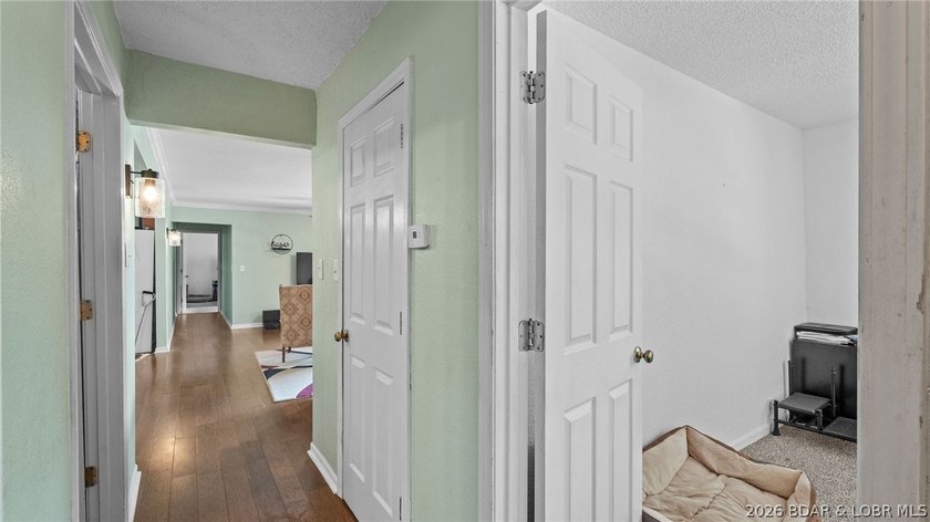 Affordable lake living with the features buyers are searching - photo 32