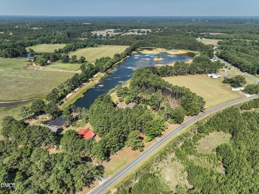 Discover this extensively renovated custom home, perfectly - photo 5