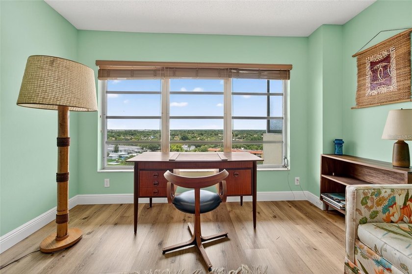 Rare 12th-Floor Corner Penthouse with Panoramic Sunrise &amp; Sunset - photo 21