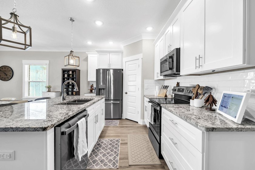 VA assumable loan 4.625%! Great, local builder built this home - photo 11
