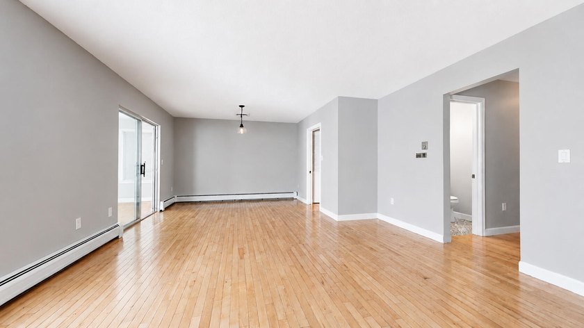 This bright and lovely 3-bedroom, 2.5 bathroom condo offers the - photo 15