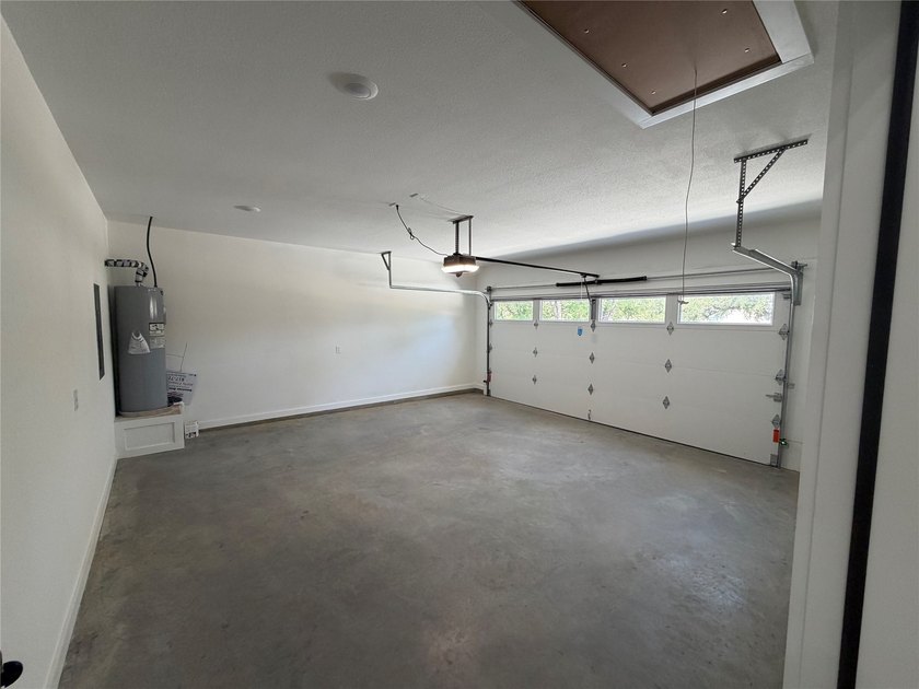 Welcome home to this beautifully designed brand-new 3-bedroom - photo 21