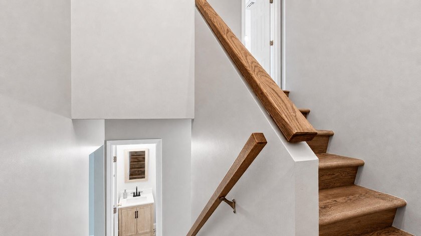 This bright and lovely 3-bedroom, 2.5 bathroom condo offers the - photo 26