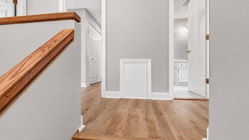 This bright and lovely 3-bedroom, 2.5 bathroom condo offers the - photo 27