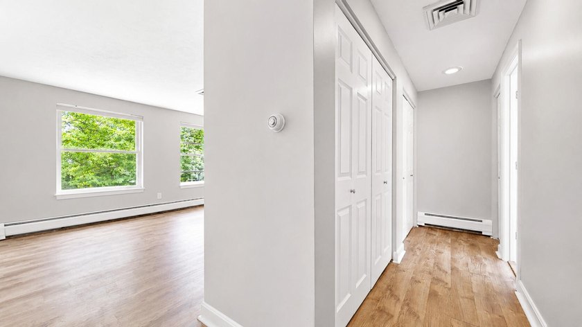This bright and lovely 3-bedroom, 2.5 bathroom condo offers the - photo 29
