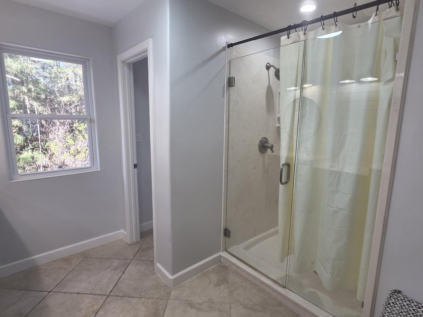 Short Sale, Enjoy the freedom of no HOA at this inviting Santa - photo 18