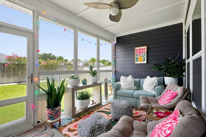 Welcome to the ''Pink Alligator''! This one owner home is - photo 22
